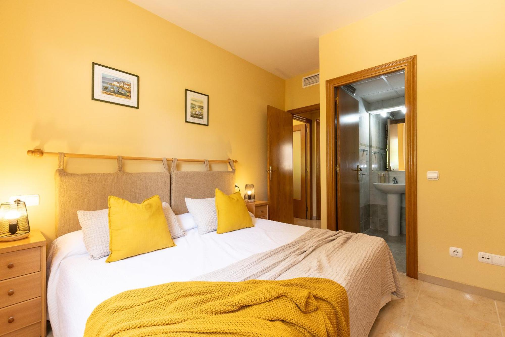 Uhc Golden Pineda Apartments La Pineda Kültér fotó