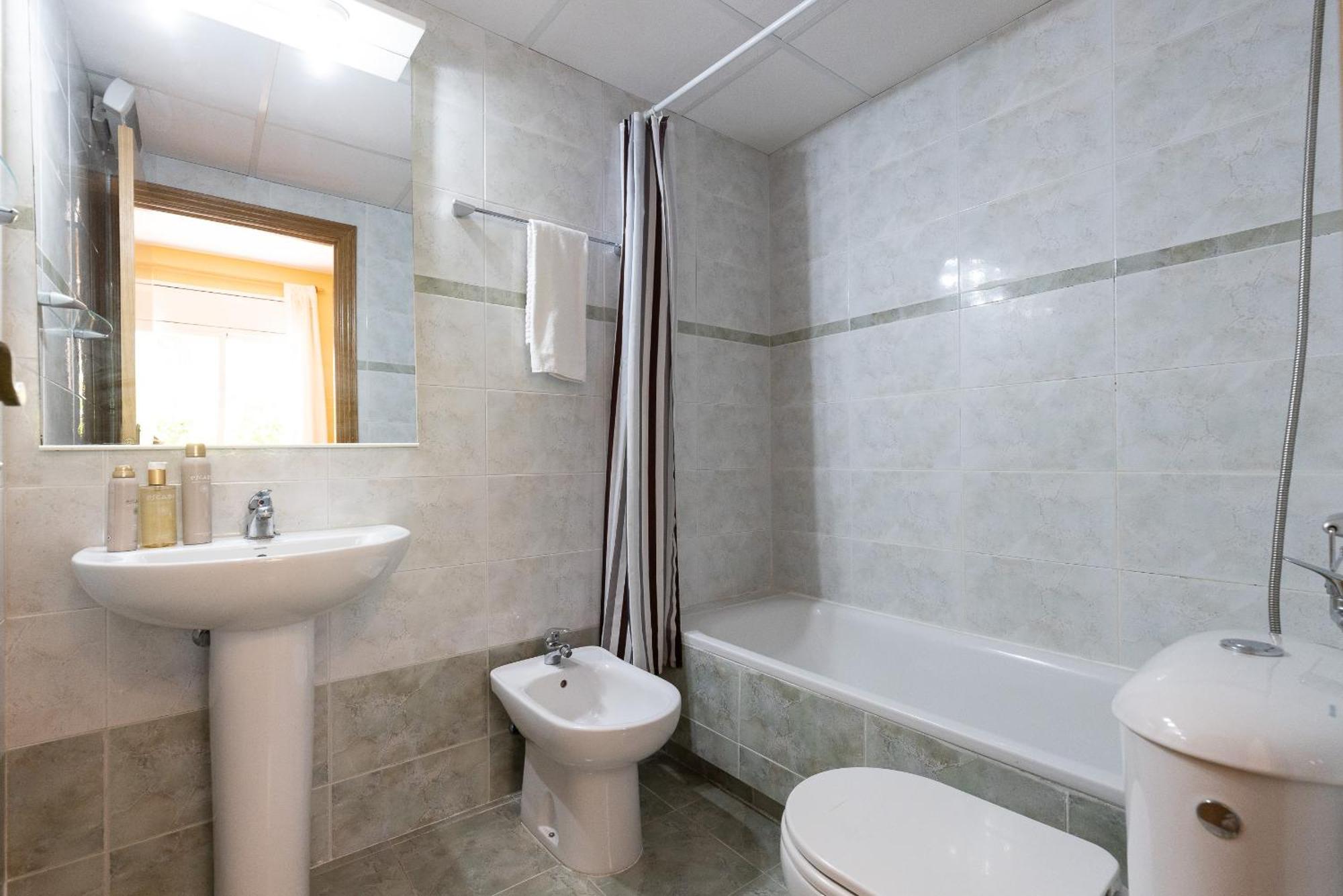 Uhc Golden Pineda Apartments La Pineda Kültér fotó